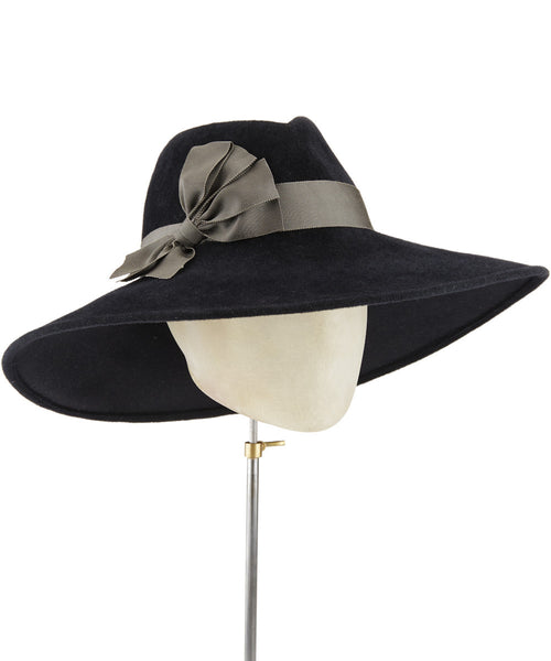 Jeremy hat in alabaster by Louise Green for rent – Rent The Races