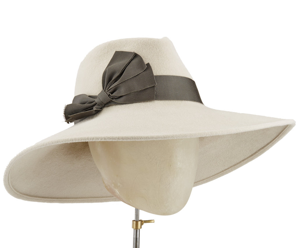 Jeremy hat in alabaster by Louise Green for rent – Rent The Races